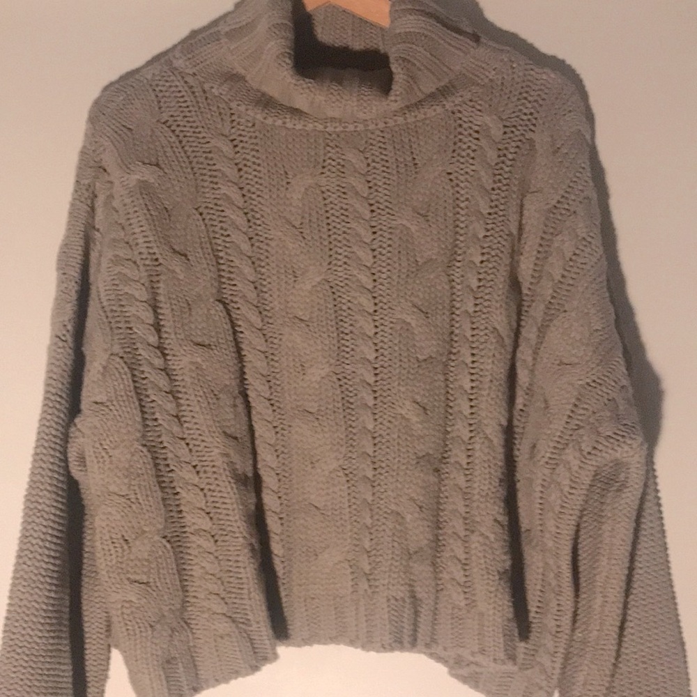 Cozy Cable Knit Turtleneck Sweater - Gray
